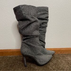 JESSICA SIMPSON SILVER RHINESTONE LAYZER SLOUCHY MID RISE 4” HEEL BOOTS SZ 8.5